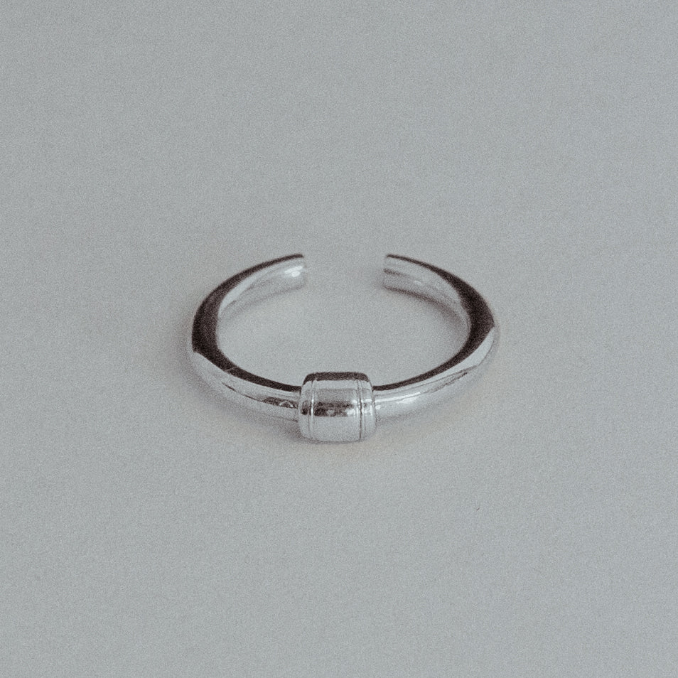 Curved T-Bar Ring